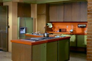 tv-set-of-The Brady Bunch